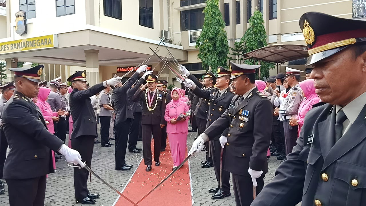 Serah Terima Jabatan Dan Wisuda Purna Bakti Personil Polres