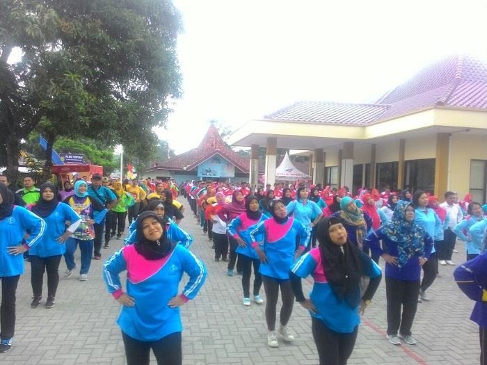 Bhayangkari Magelang Jadi Instruktur Senam Dalam Memeriahkan HUT RI KE