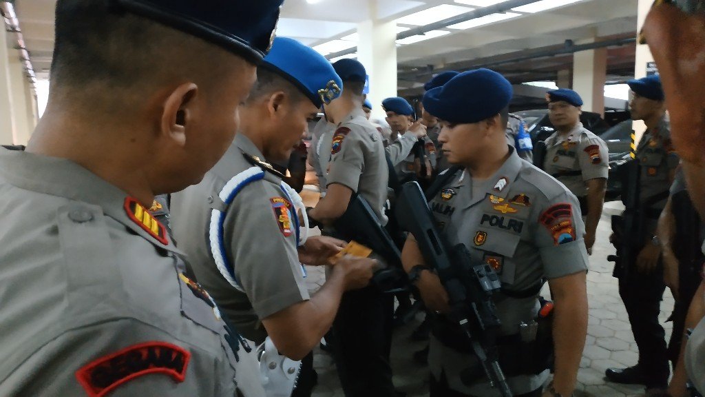 Propam Polda Jateng Cek Senpi Personel Operasi Mantap Brata Candi 2019