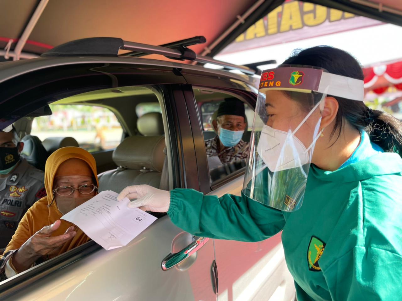 Biddokkes Polda Jateng Gelar Drive Thru Vaksinasi Covid 19 Dan GeNose