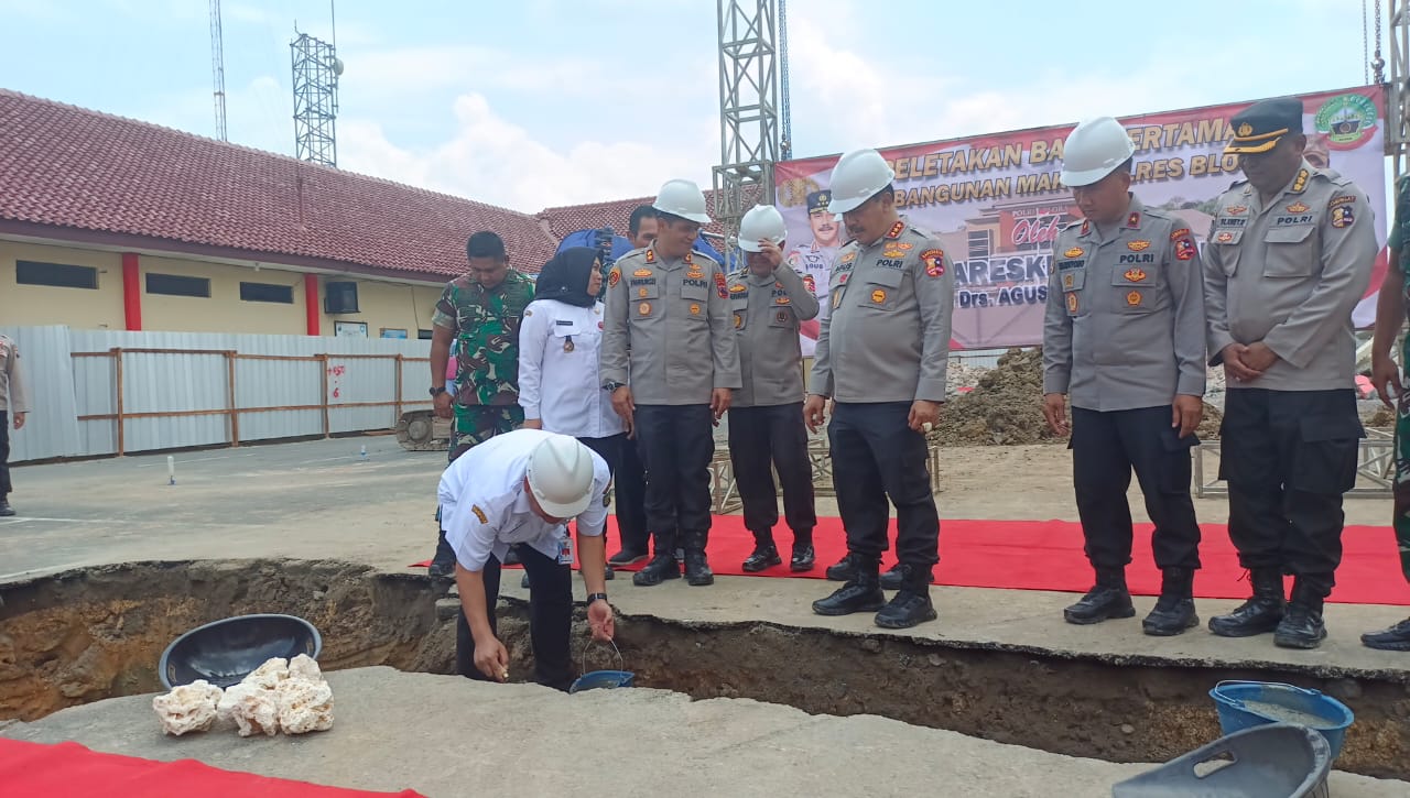 Hadiri Peletakan Batu Pertama Pembangunan Mapolres Blora Kabareskrim