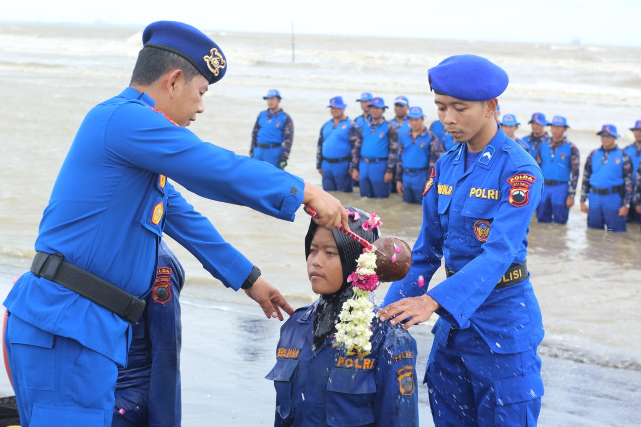 Upacara Penutupan Pembinaan Tradisi Bagi Personel Baru Ditpolairud