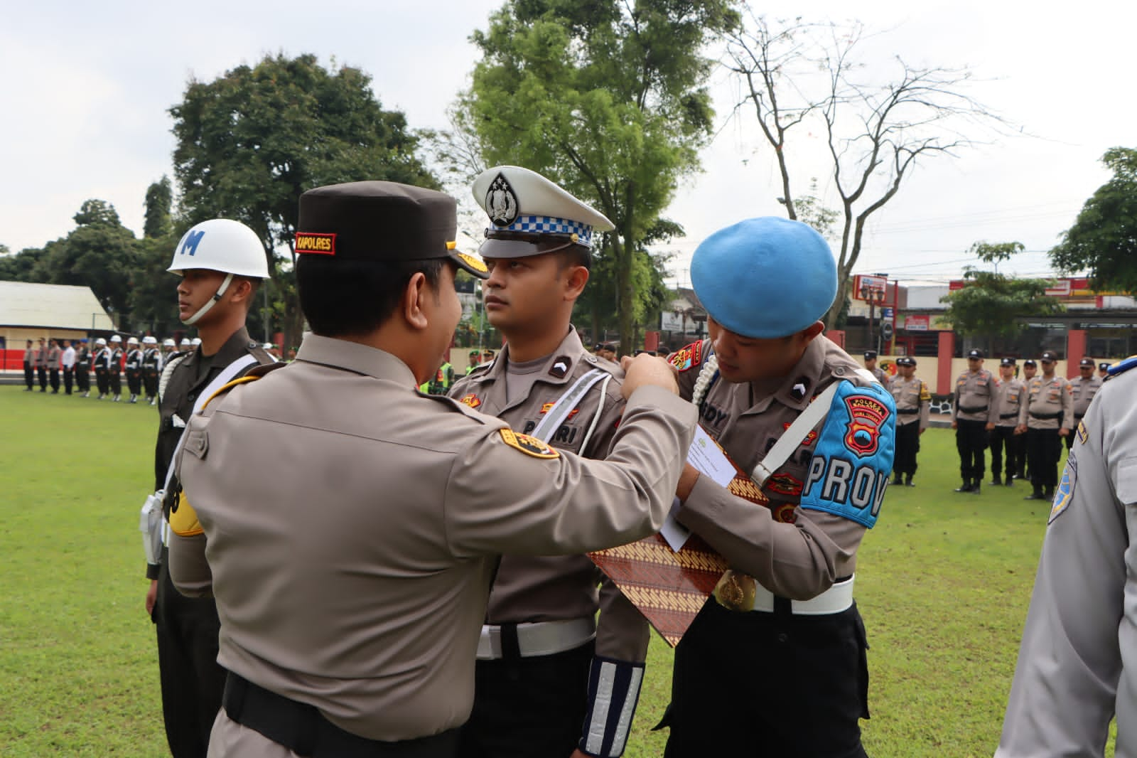 Kapolres Salatiga Pimpin Apel Gelar Pasukan Operasi Keselamatan Lalu