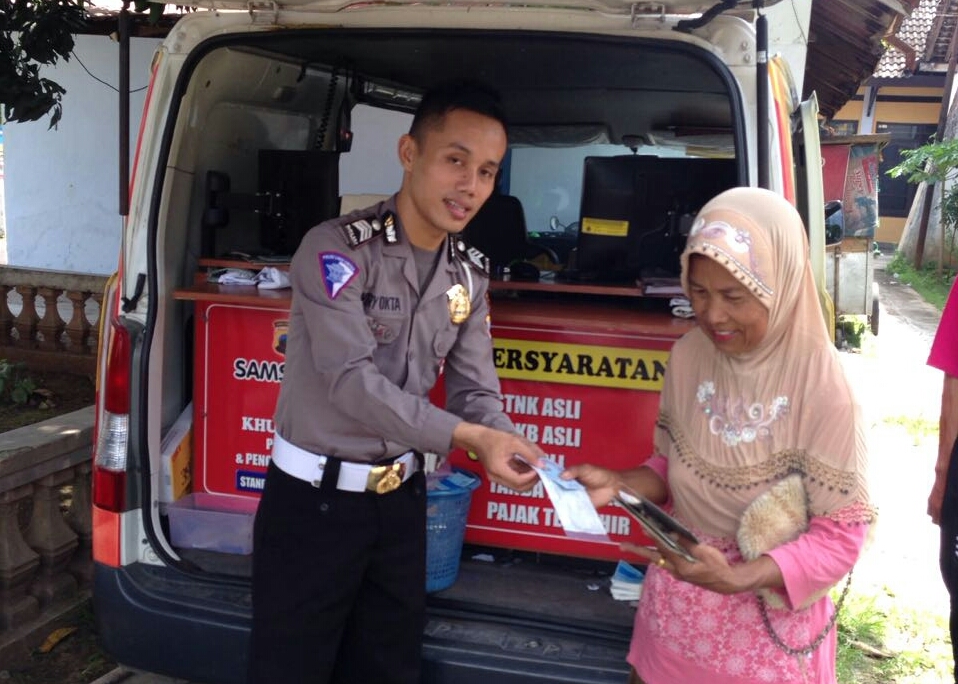 Jangan Khawatir Di Kendal Jateng Hari Minggu Masyarakat Tetap Bisa Bayar Pajak Kendaraan Bermotornya Tribrata News Jawa Tengah