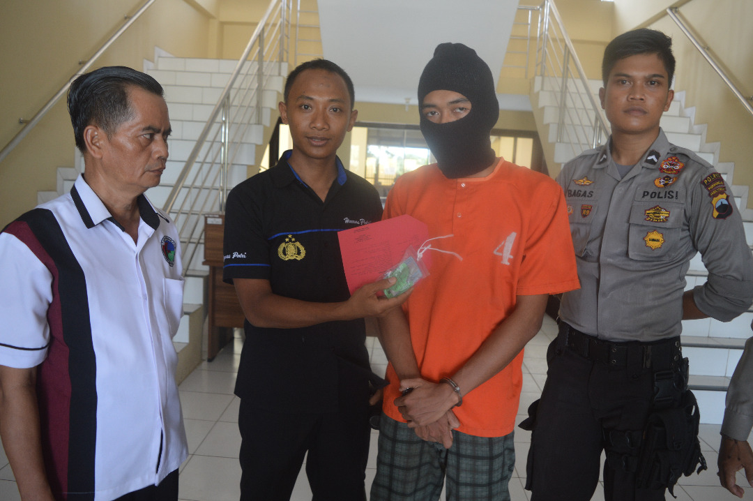 Narkoba di Simpan di Helm, Tukang Pangkas Rambut Ditangkap Polisi