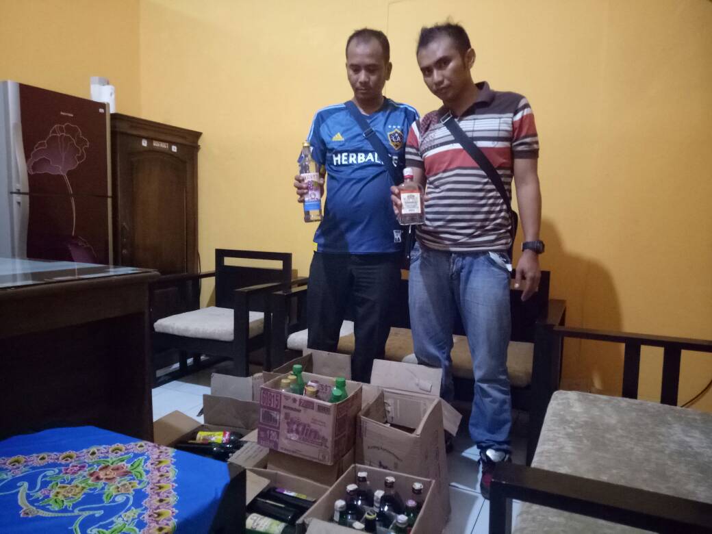 Razia Pekat, Sat Narkoba Polres Banyumas Sita Puluhan Botol Miras