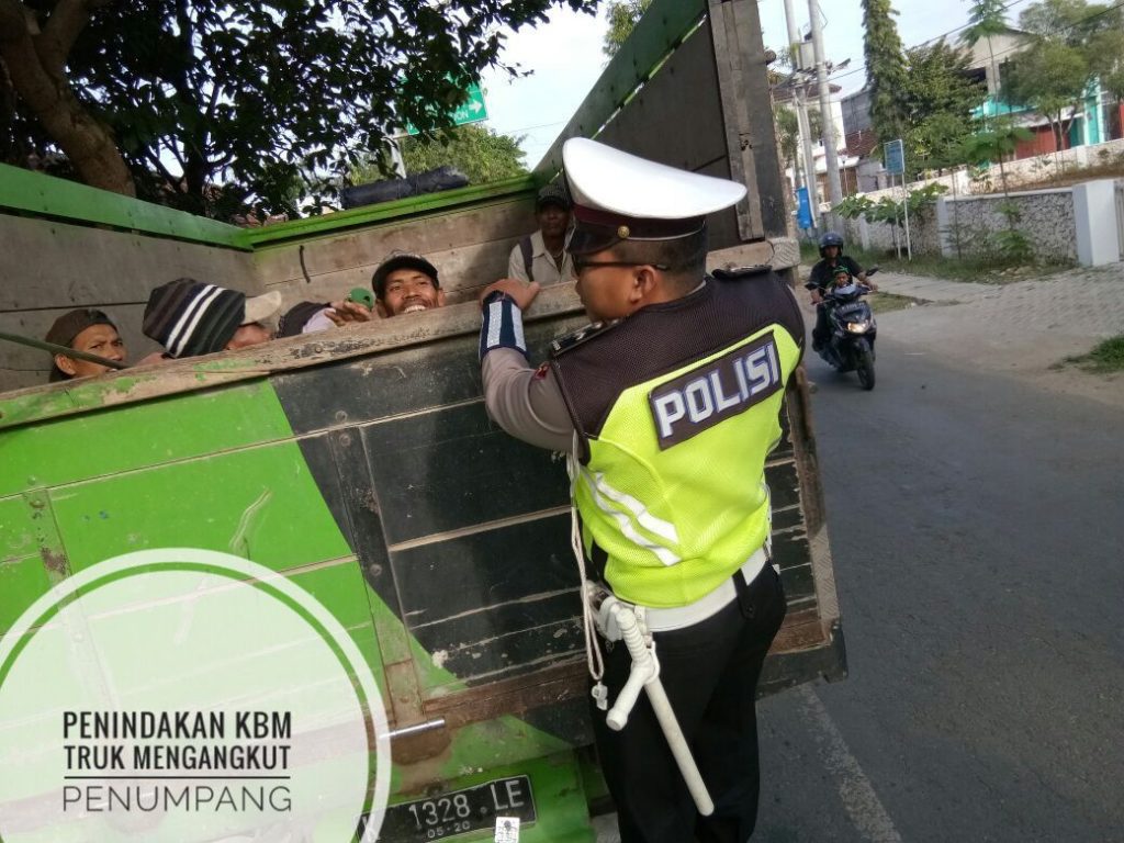 Sempat Sembunyi Di Balik Bak Truk Dari Razia Polisi Akhirnya