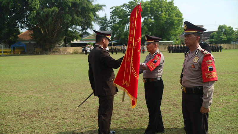 Momen Hari Sumpah Pemuda, Kapolres Sragen Beri Penghargaan 