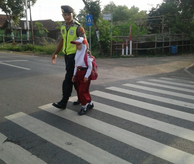 Ingin Aman Saat Menyebrang Jalan Menyebranglah Di Zebra Cross