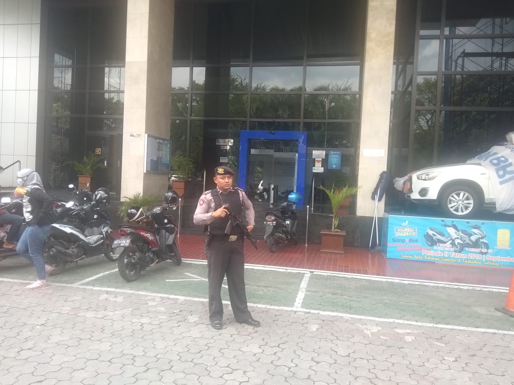 Satsabhara Polresta Surakarta Patroli Di Bank Bri Slamet Riyadi Tribrata News Jawa Tengah