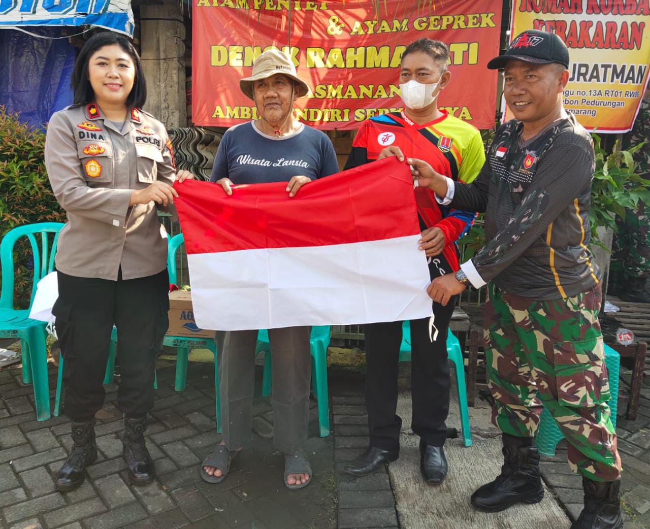 Sambut HUT RI Ke-78, Forkompimcam Pedurungan Bagikan Bendera Merah ...