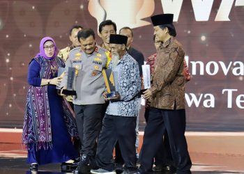 Kapolda Jateng Sosok Yang Inovatif, Menerima Penghargaan Detik Jateng – Jogja Award 2024