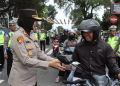 Polres Magelang Kota Bagikan 200 Takjil kepada Pengendara Tertib Lalu Lintas