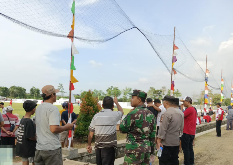 Pastikan Kondusifitas Kamtibmas Terjaga, Polres Pekalongan dan Jajarannya Amankan Turnamen Sepak Bola yang sedang Berlangsung di Wilayahnya