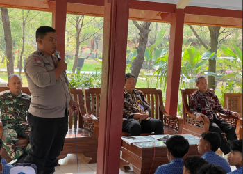 Sambangi Sekolah, Bhabinkamtibmas dan Babinsa Ajak Siswa SMPN 1 Wonokerto Tidak Konvoi saat Kelulusan