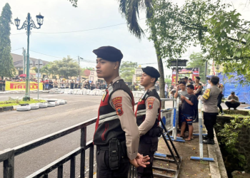 Sejumlah Polisi Amankan Kejuaraan Road Race Casytha Manahadap Putaran 2 Tahun 2025