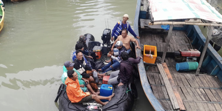 Dramatis, Enam Pemancing di Demak Terombang-ambing di Laut Berhasil Diselamatkan Polairudres Demak