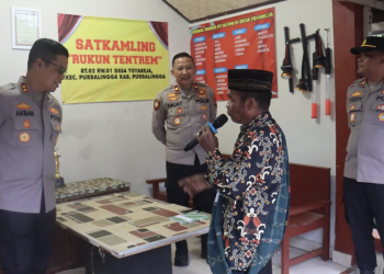 Kunjungi Satkamling, Kapolres Purbalingga Ajak Warga Aktif Jaga Keamanan Lingkungan