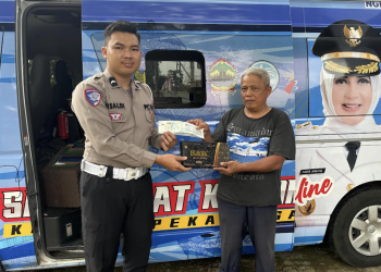 Jumat Berkah, Bayar Pajak di Samsat Keliling Kabupaten Pekalongan Dapat Bonus Sarung